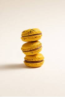 Les Macarons au Fruit de la Passion et Caramel